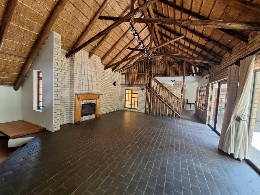 5 Bedroom Property for Sale in Mooivallei Park North West